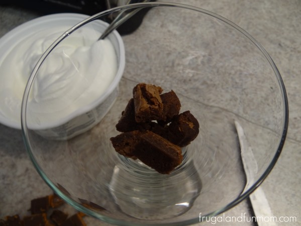 Butterfinger Peanut Butter Cups Brownie Parfaits! #thatnewcrush #shop #cbias