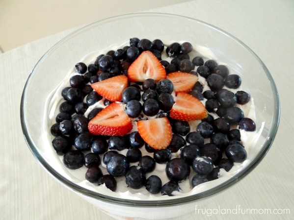 Easy Red, White, and Blue Dessert Trifle! Simple Patriotic DIY Recipe!